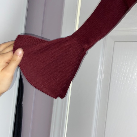 CLOTHES - Picture 10 of 10